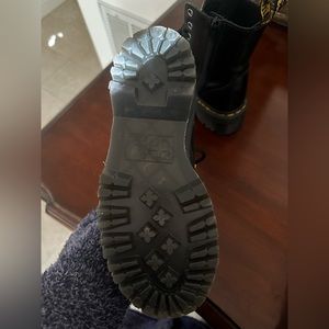 Worn 3 times total. DR MARTENS Jadon platform boots